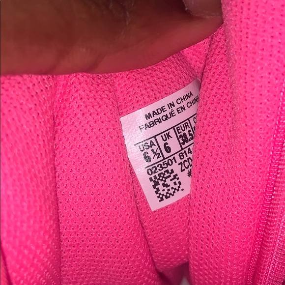 Reebok Questions - Picture 5 of 6